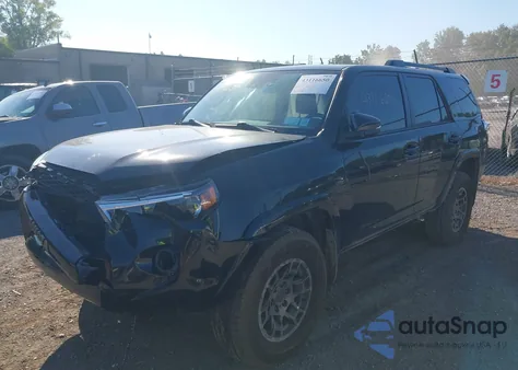 2023 Toyota 4Runner 40Th Anniversary Special Edition z USA, uszkodzony, nr VIN JTEUU5JR1P6147107